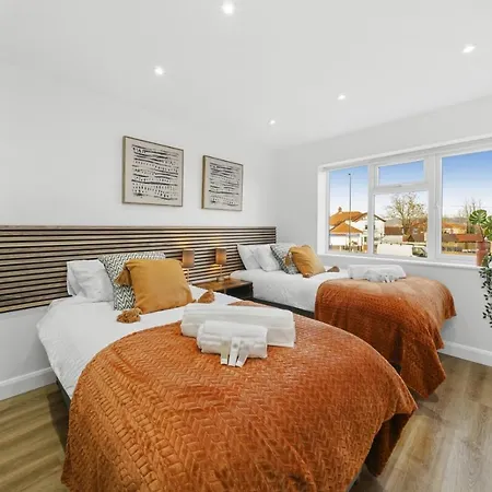 Modern Bungalow In Maidstone Sleeps 5 With Free Parking Exterior photo