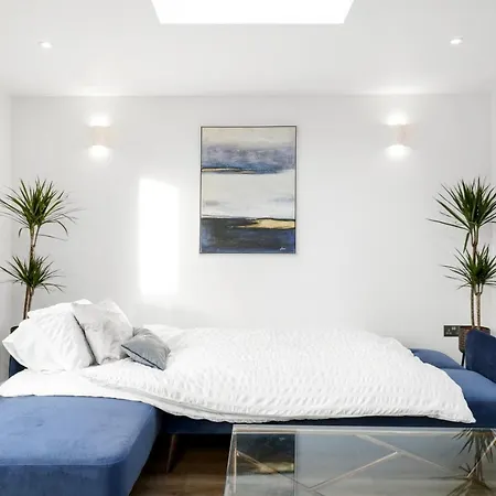 Modern Bungalow In Maidstone Sleeps 5 With Free Parking Exterior photo
