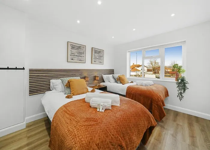 Modern Bungalow In Maidstone Sleeps 5 With Free Parking
