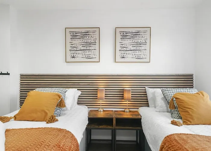 Modern Bungalow In Maidstone Sleeps 5 With Free Parking
