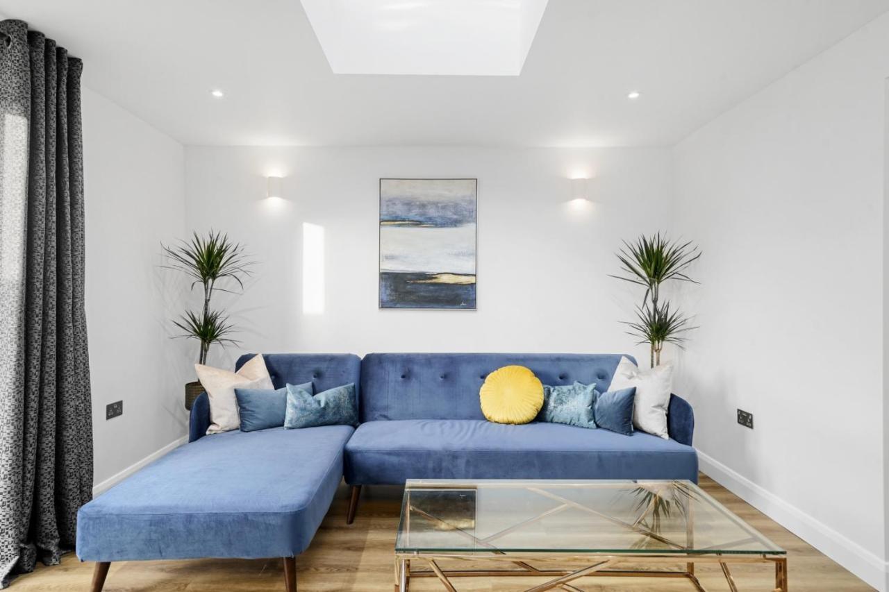 Modern In Sleeps 5 With Free Parking * Maidstone
