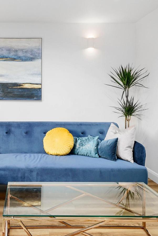 Modern In Sleeps 5 With Free Parking Maidstone
