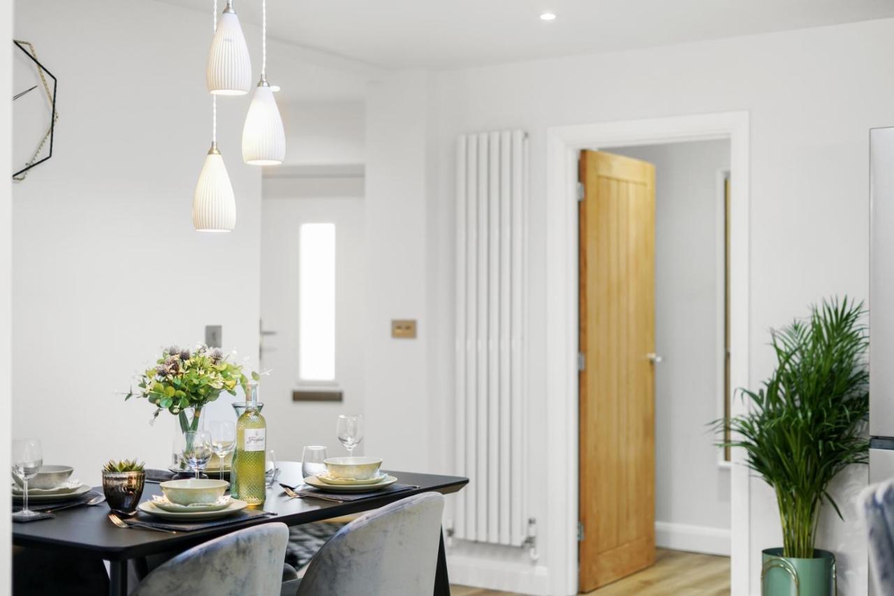 Holiday home Modern In Sleeps 5 With Free Parking