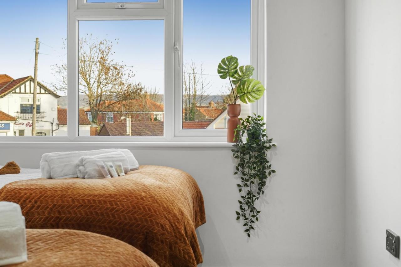Modern In Sleeps 5 With Free Parking * Maidstone